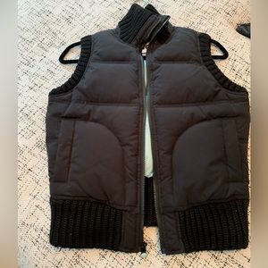 Aritzia TNA Vest